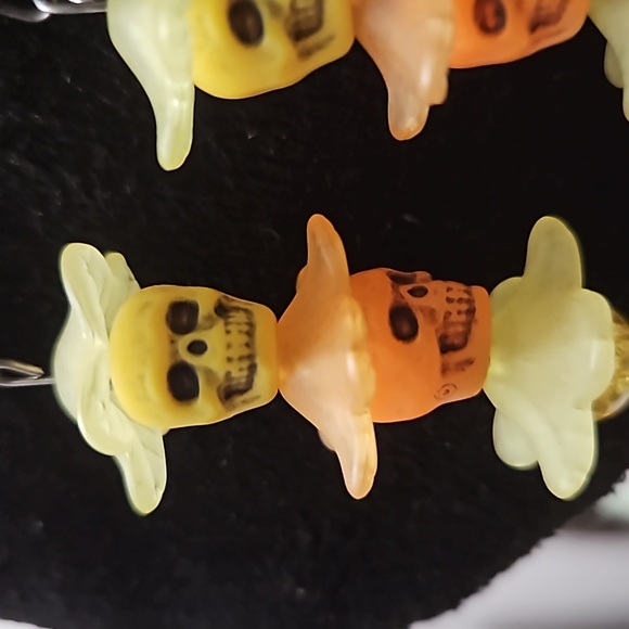 Handmade Skull Pirate Pierced Earrings w/Plastic Orange/ Yellow Skull Bead-NEW - Picture 2 of 4